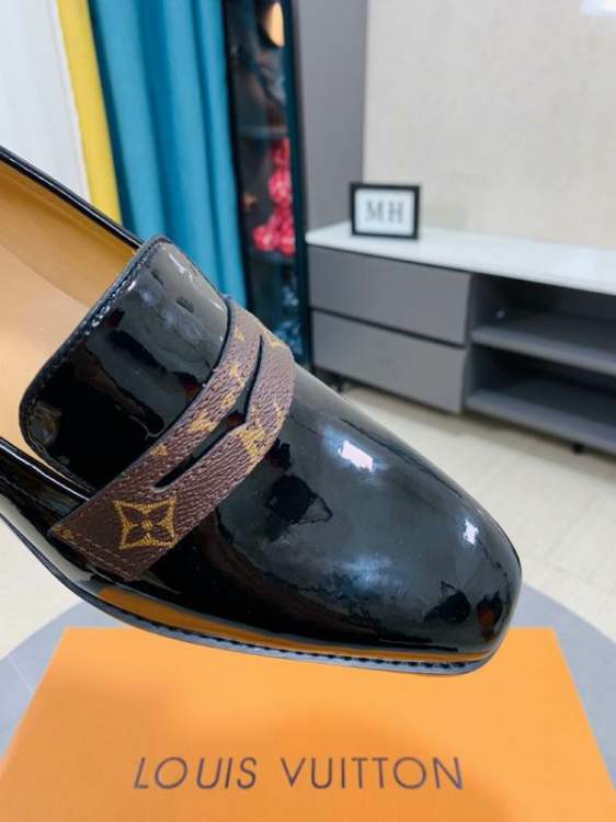 Picture of Louis Vuitton Shoes _SKULVsz38-45mnf017914089